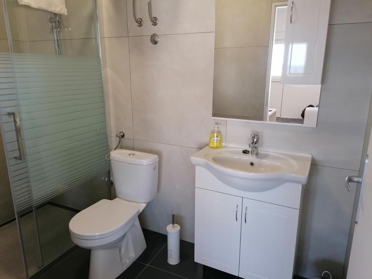 Villa Marta 3 Bedrooms, 2 Baths And Pool Kaštel Štafilić エクステリア 写真