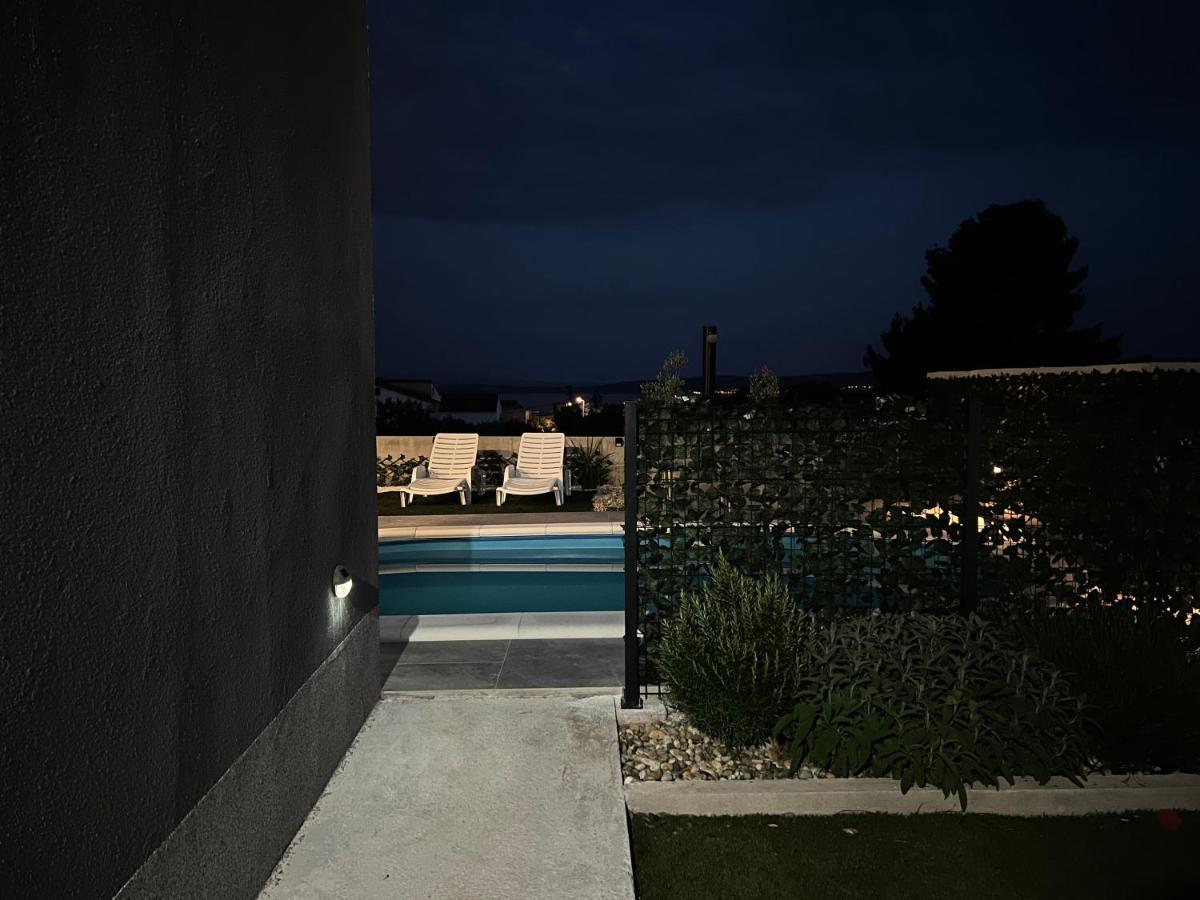Villa Marta 3 Bedrooms, 2 Baths And Pool Kaštel Štafilić エクステリア 写真