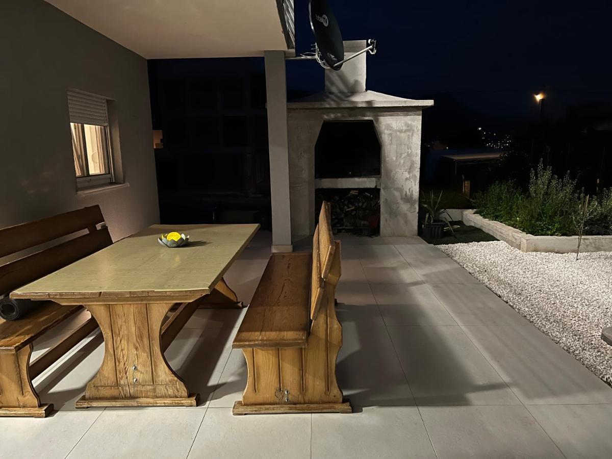 Villa Marta 3 Bedrooms, 2 Baths And Pool Kaštel Štafilić エクステリア 写真